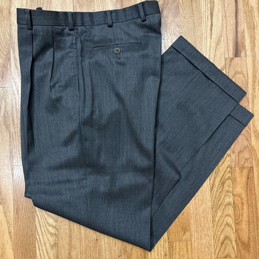 Brooks Brothers 346 Madison Fit Mens Dark Gray Trousers 37x32”. Wool Blend Mint!